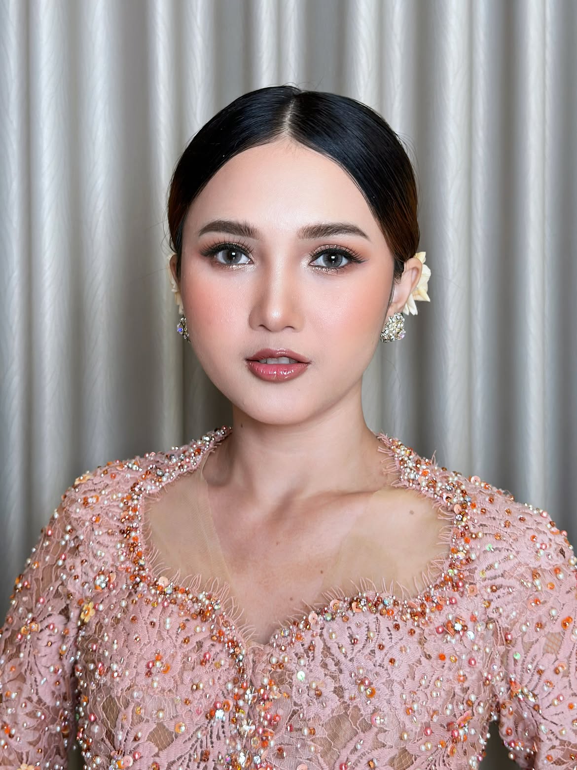 Wisuda soft glam makeup